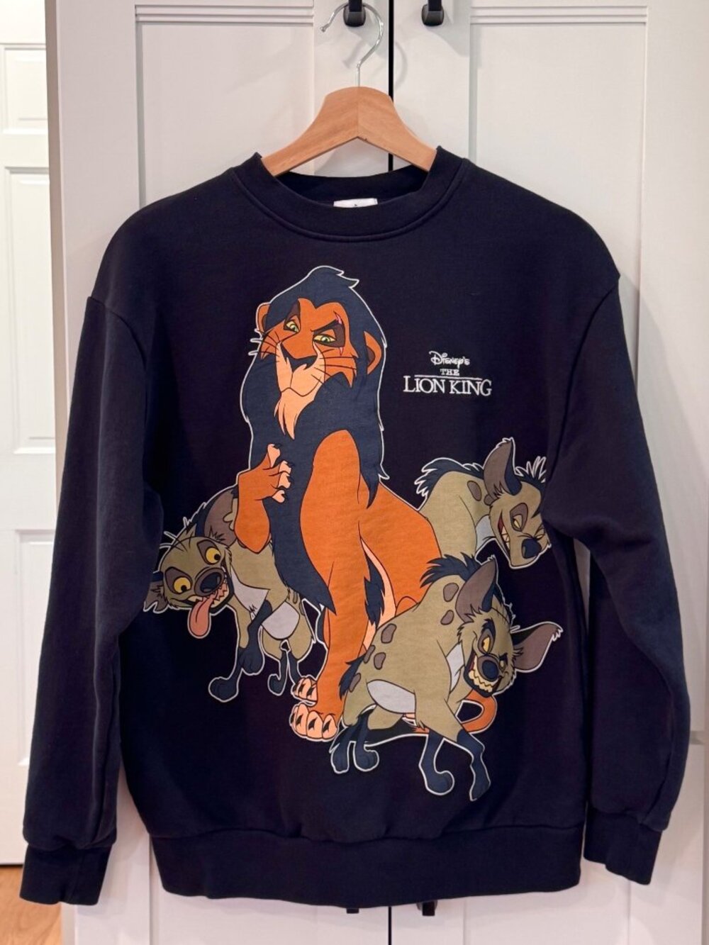 Disney Parks The Lion King Black Crewneck Sweatshirt Adult Size Small Villains